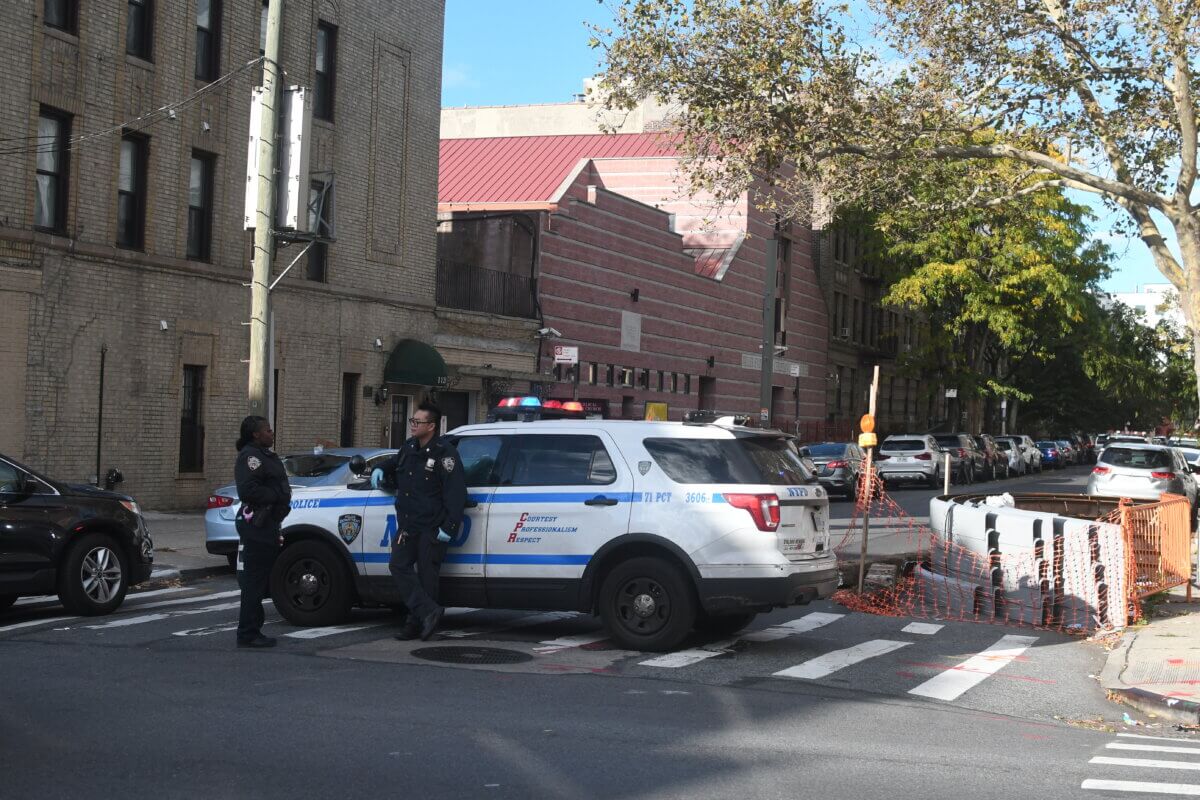 Brooklyn double shooting at luxury apartment building leaves two people injured 3 Brooklyn police guard shooting scene