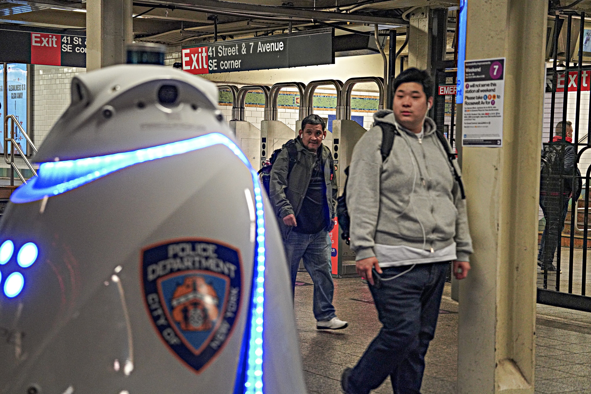 Selfies and security: NYPD's robotic cop K5 puts on a Times Square show while on patrol 6