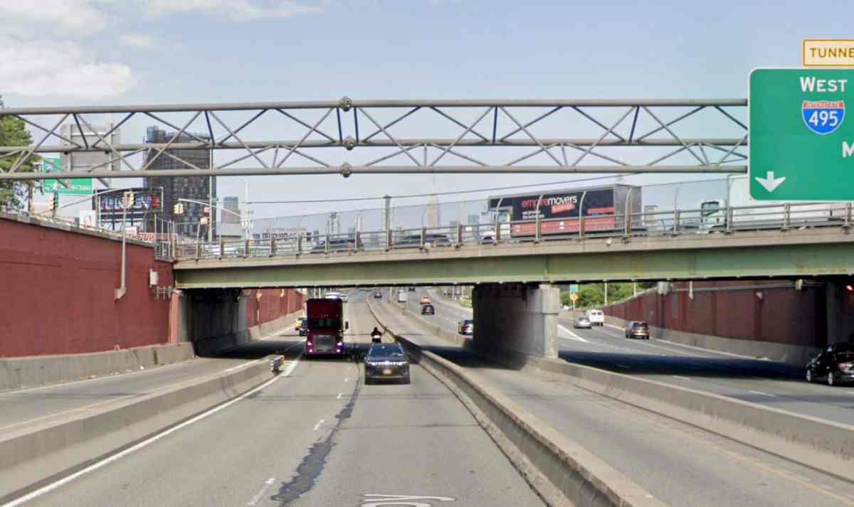 Deadly Long Island Expressway pileup in Queens capped off a bloody weekend of carnage on NYC streets 5 Scene of Long Island Expressway pileup