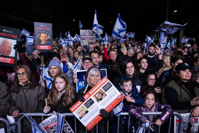 Jewish New Yorkers and allies rally