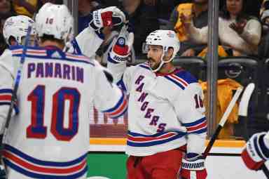 Rangers outlast Predators 4-3