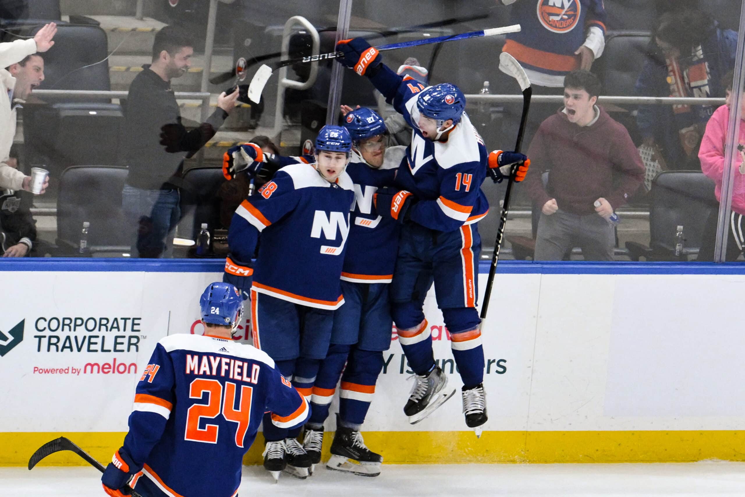 Islanders beginning to believe again as 3rd-period fortunes turn 3 Islanders Kings Anders Lee