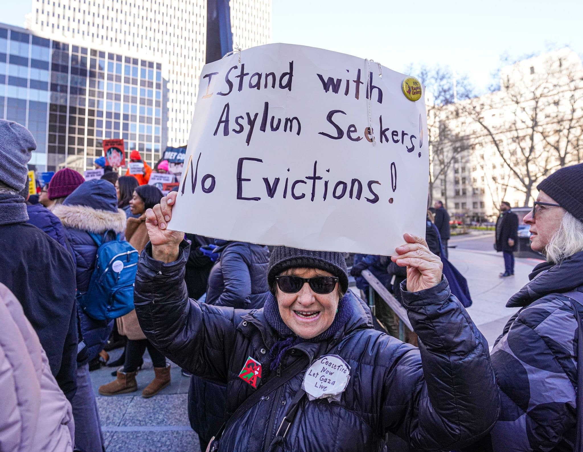 Protester supporting migrant families