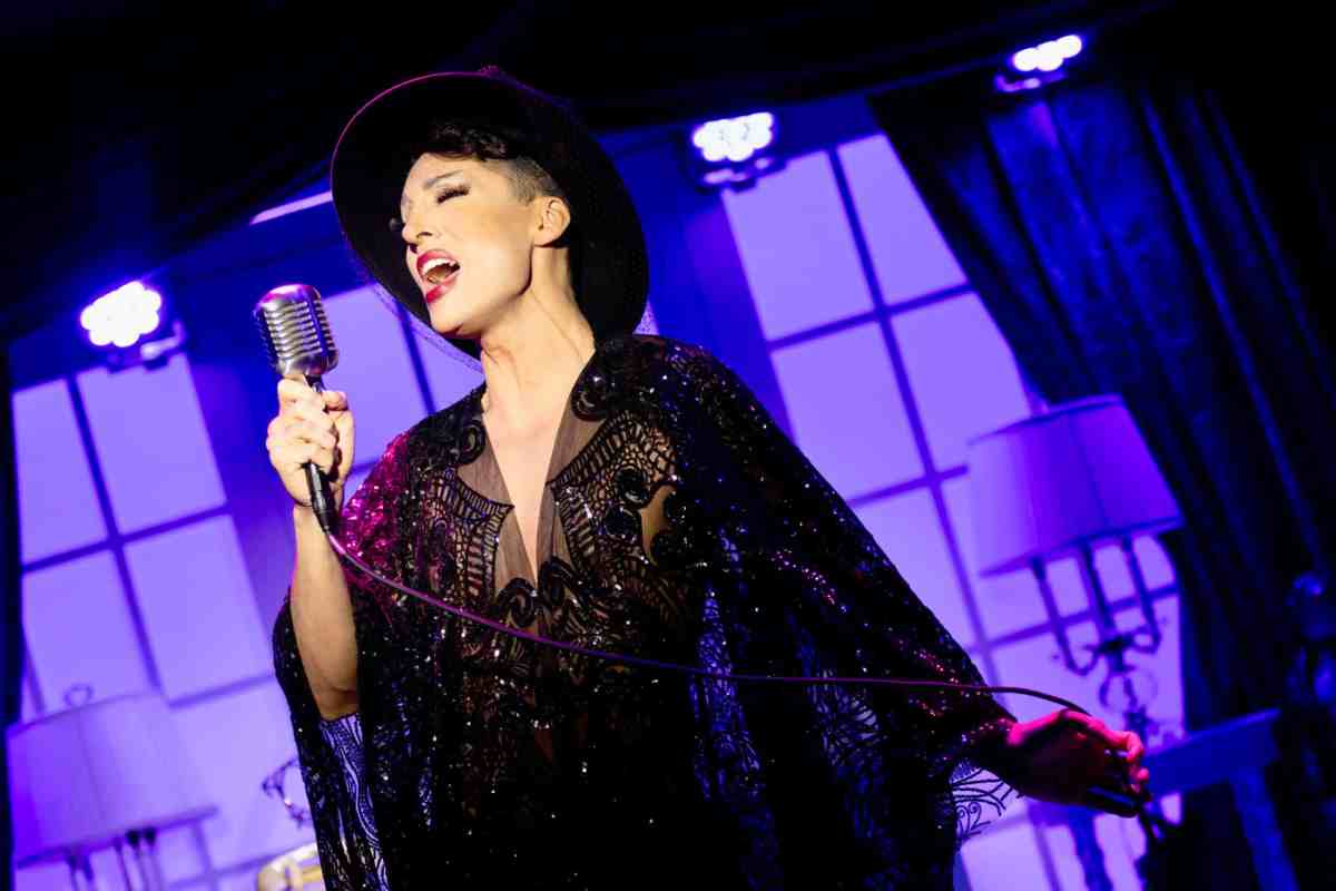 Jackie Cox in 'Make Me Gorgeous' at Broadway's Playhouse 46