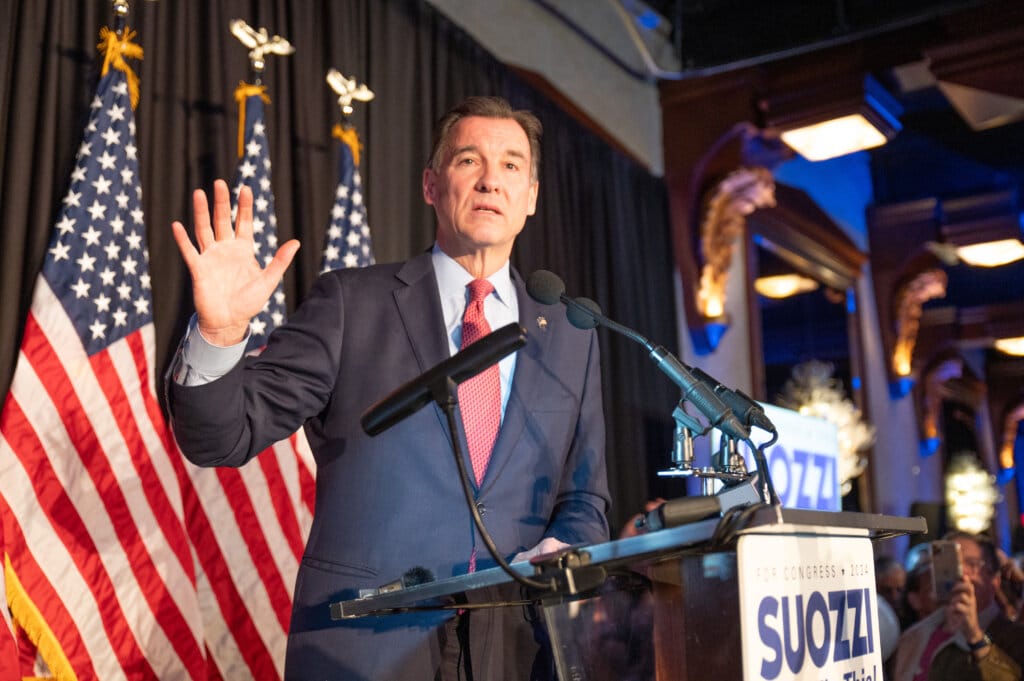 NY redistricting panel approves new Congressional district map - but will the state legislature approve them? 4 Tom Suozzi