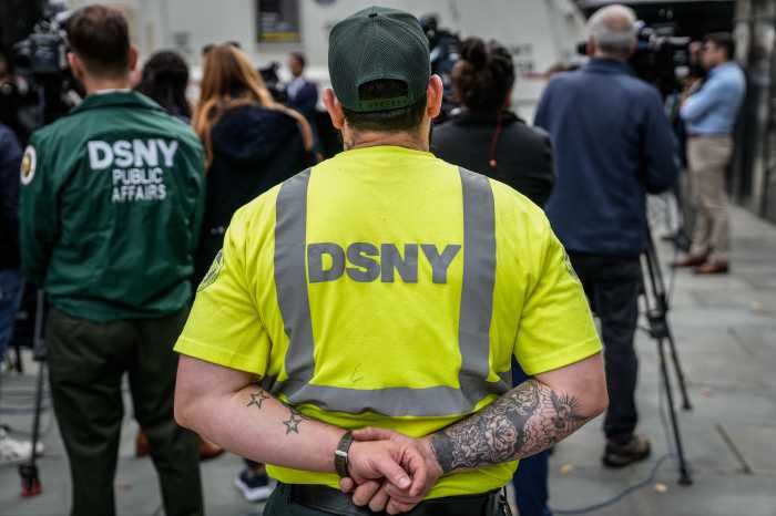 New mandatory garbage rule to begin in NYC Tuesday: Here's what you need to know 2 Member of Sanitation Department