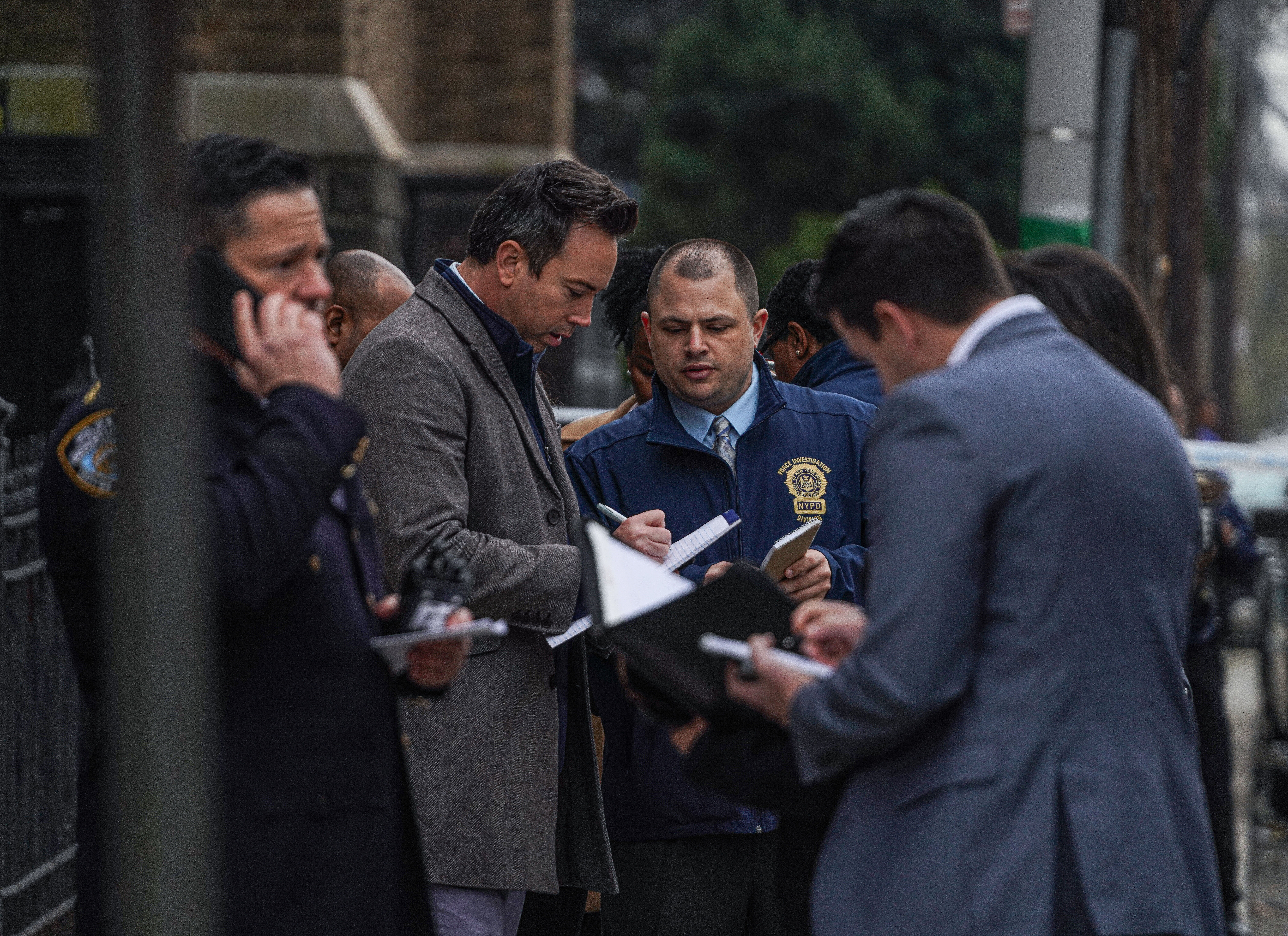 Queens police shoot scissors-wielding suspect dead days after cop was killed in gunfire 7