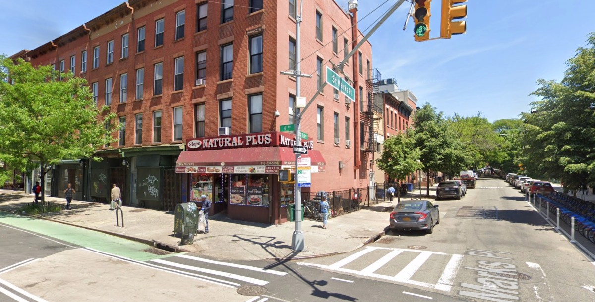 Bodega in Brooklyn where double stabbing occurred