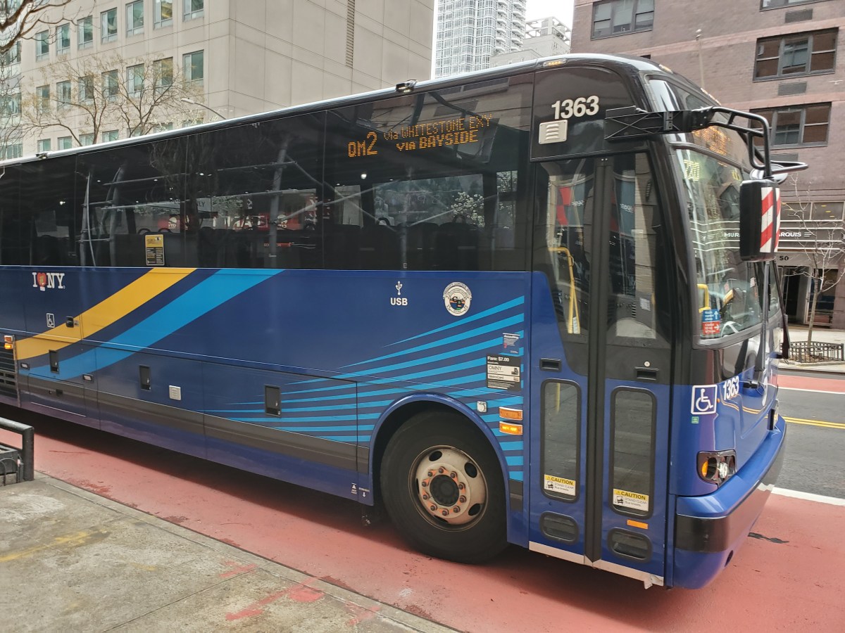 Feeling stranded: NYC express buses fall short of providing reliable service for riders with disabilities, report finds 2 Express bus in Manhattan