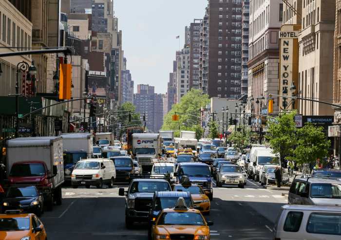 Congestion pricing traffic on Manhattan street