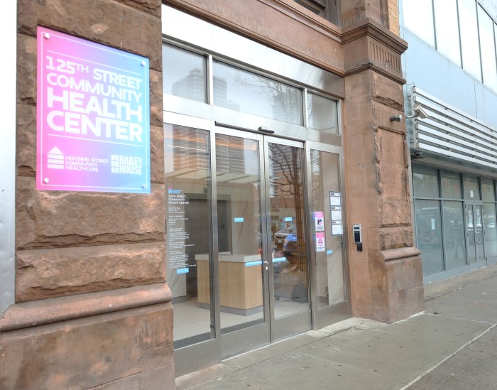Housing Works cuts ribbon at new Harlem site and expands Food is Medicine program with $300,000 check 6