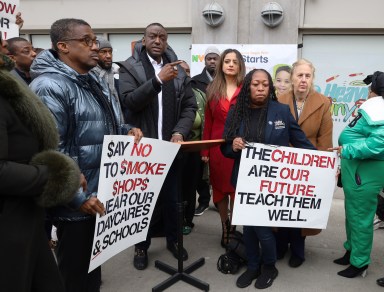 parents and pols want smoke shop shut in Harlem