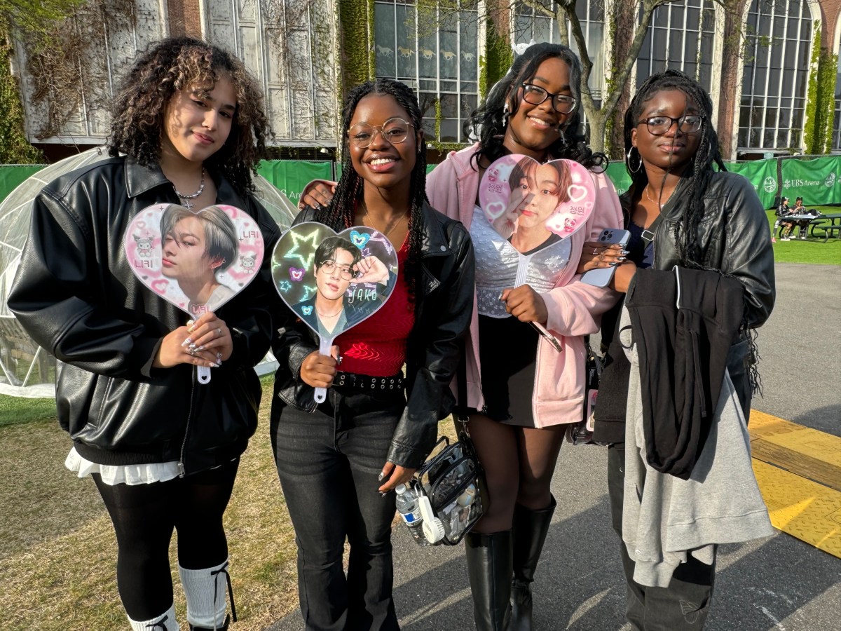 South Korean band ENHYPEN spurs bravery and hustle from young fans to pursue dreams 8 Female Friends at the Concert