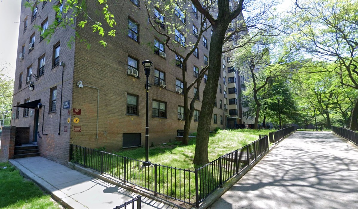 Brooklyn shooting at public housing complex leaves man dead, another grazed multiple times by bullets 3 Brooklyn public housing complex where shooting occurred