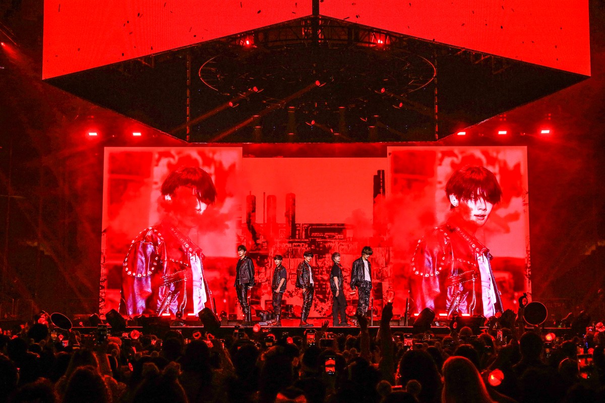 TXT takes over Midtown: Fans sleep outside of MSG for K-Pop concert 7