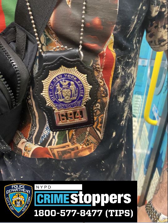 Fake cop in Lower Manhattan wanted for pepper-spray attack on commuter at subway station 4