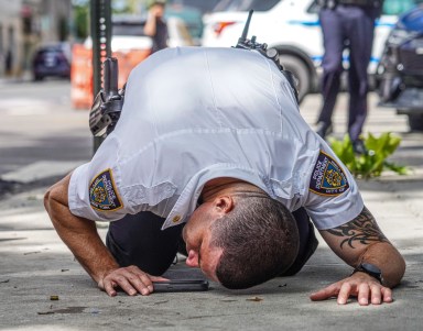 Cop investigates shooting Staten Island