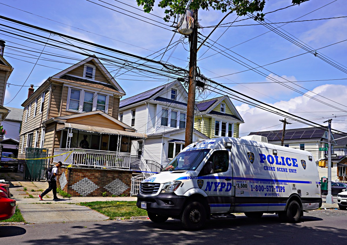 Daughter accused of stabbing Queens dad dead accused him of sexually abusing her: NYPD 3