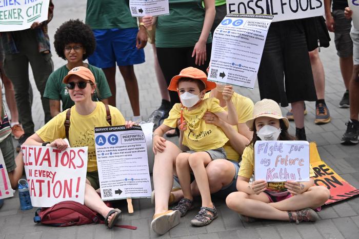 Congestion pricing: Brooklyn kids rally at Barclays Center to demand Hochul end pause and start Manhattan tolls 14