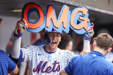 Mets Brandon Nimmo OMG sign