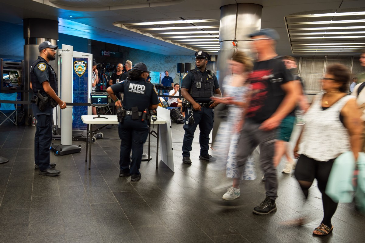 AI metal detector in subways faces potential legal challenges after NYC rolls device out 3