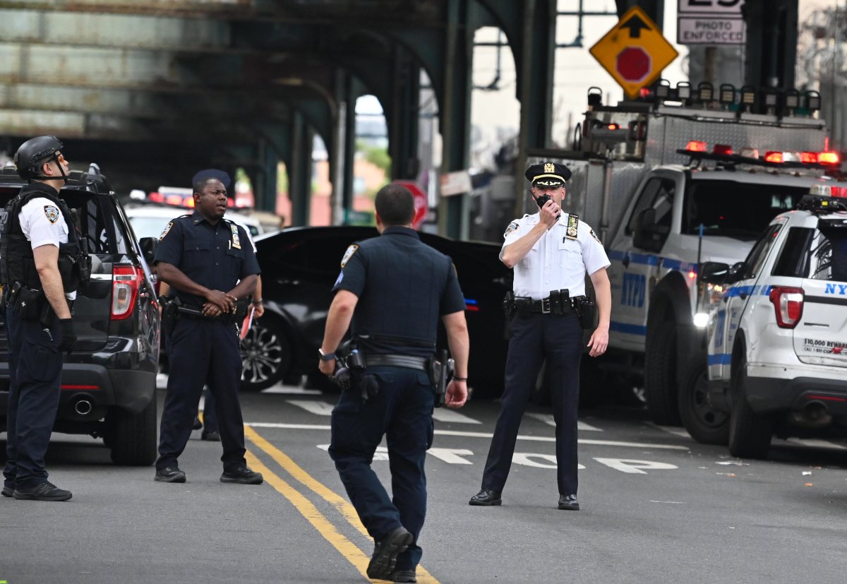 Over and out? Bronx police radios silenced in latest encryption rollout as local journalists fear apocalyptic end to NYC crime reporting 2 Police radio chatter