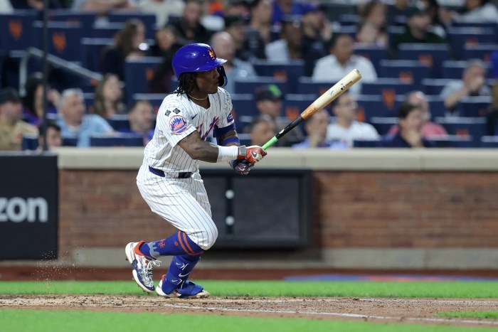 Alonso drives in 5, Acuna hits first-career HR, Mets take 2-game Wild Card lead with 10-1 win over Nationals 2 Luisangel Acuna doubles Mets Nationals