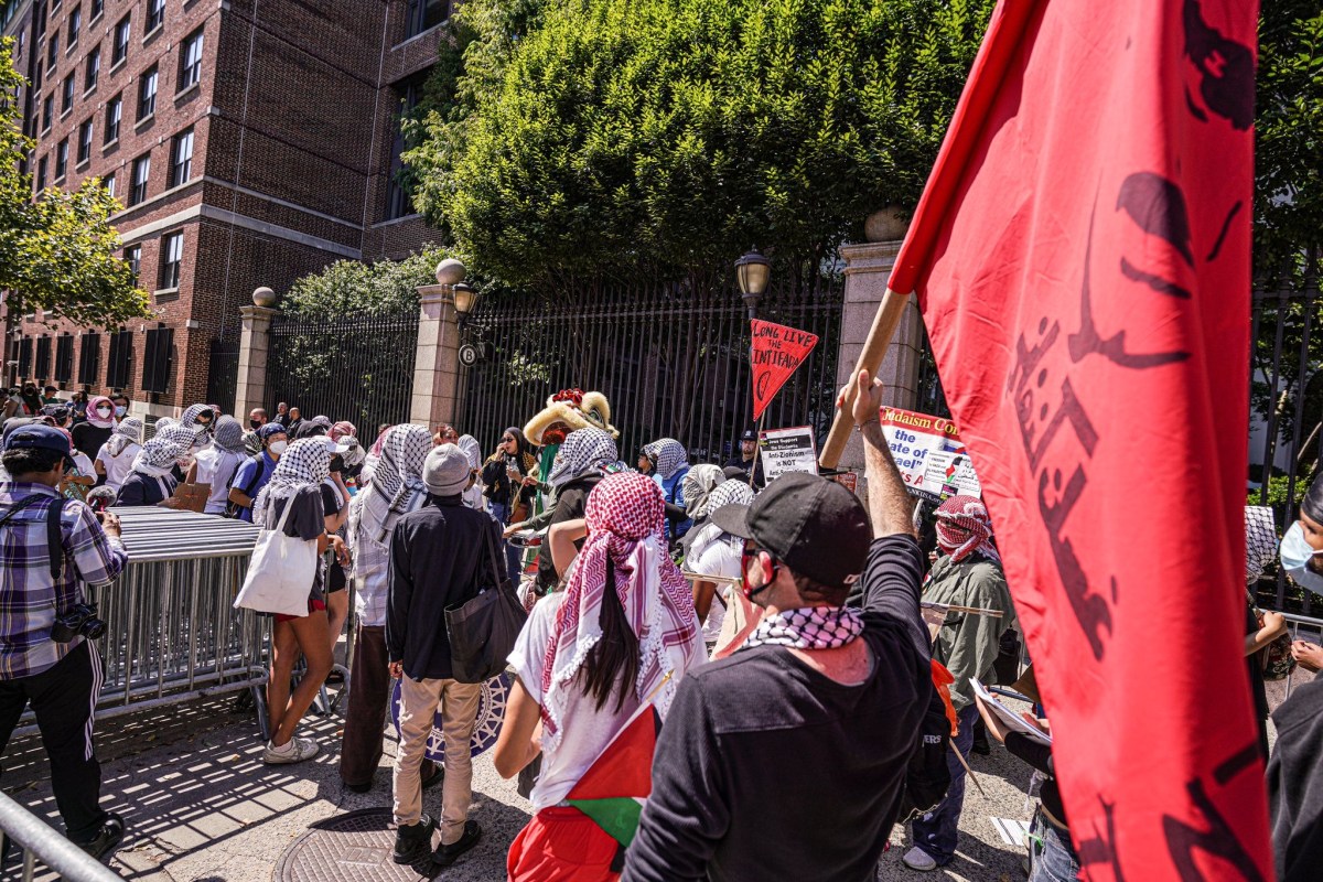 A slew of Palestine protesters marched back and forth outside of Barnard College on 3009 Broadway on Sept. 3