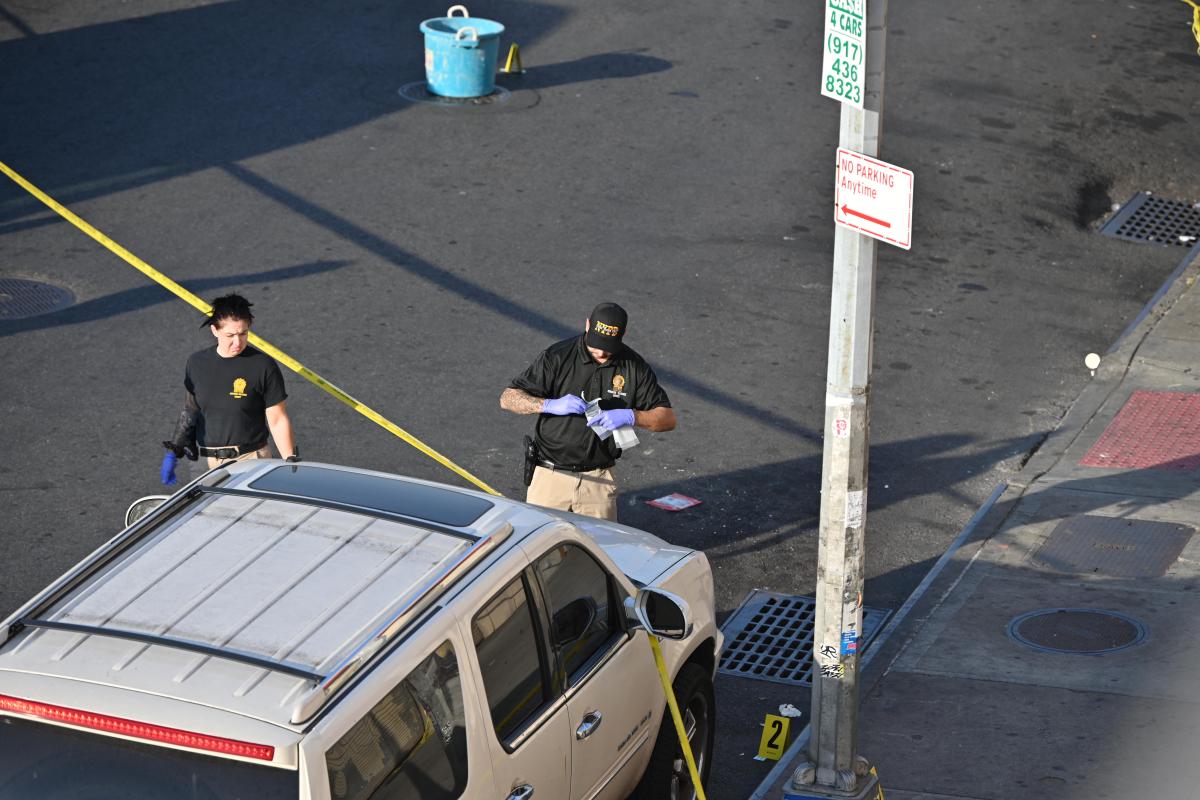 Brooklyn man shot dead in hail of bullets near clothing store: cops 3 Officers from the 70th Precinct, in responding to a 911 call about the shooting, found the 27-year-old male victim with multiple gunshot wounds about his body