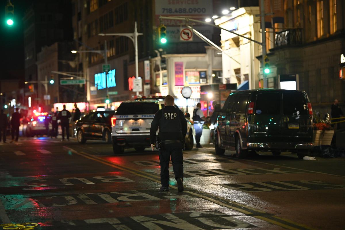 Queens shootout: Slain robbery suspect who shot cop had violent rap sheet four decades long 6