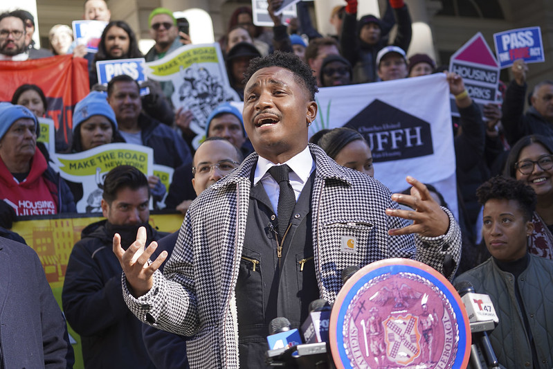 Mayor Adams says he won't veto Council bill to free renters from paying broker fees, clearing way for its enactment 2 City Council Member Chi Osse supporting broker fees bill
