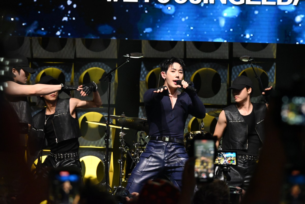 Z100 brings holiday magic with free Midtown concert and giveaways 3 Wonho sings his new single, 'What Would you do.'