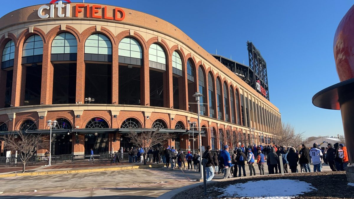Mets’ 2025 season is fueled by excitement and expectations 3 Fans lined up outside Citi Field to take part in Amazin' Day.