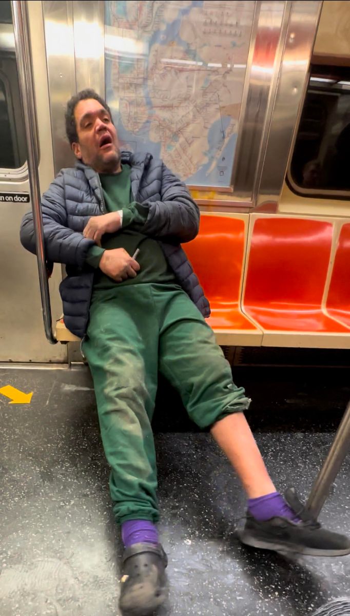 NYC subway riders shaken by mentally ill man's filthy breakdown on 6 train, caught on camera 3