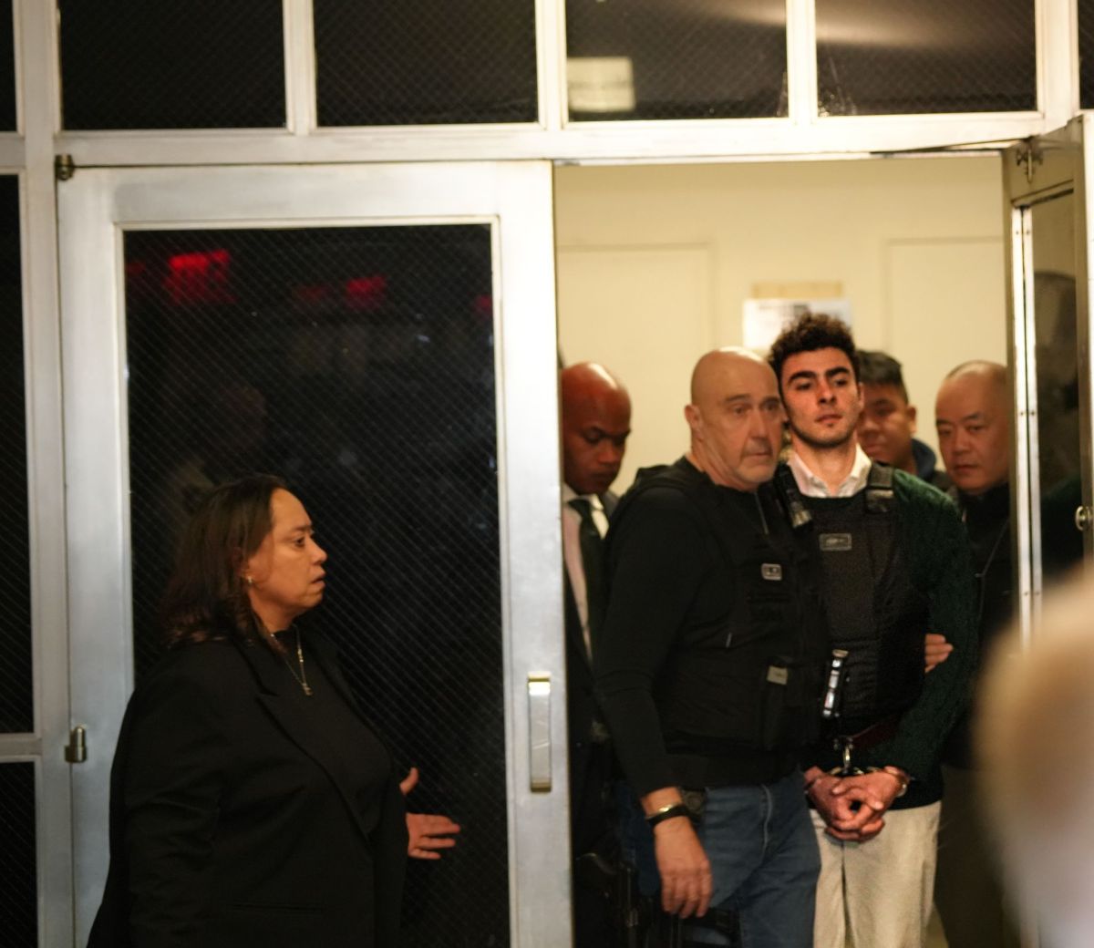 Luigi Mangione appears in Manhattan court as hordes of supporters gather outside 5
