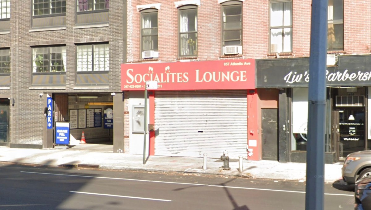 Brooklyn nightclub shooting leaves man dead, suspect on run: cops 2 Scene of deadly Brooklyn shooting