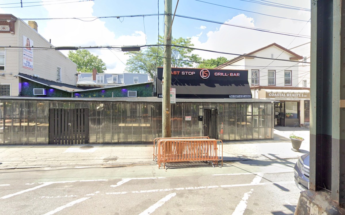 Bronx man stabbed to death in early-morning fight near bar: cops 2 Scene near where Bronx man was stabbed to death.