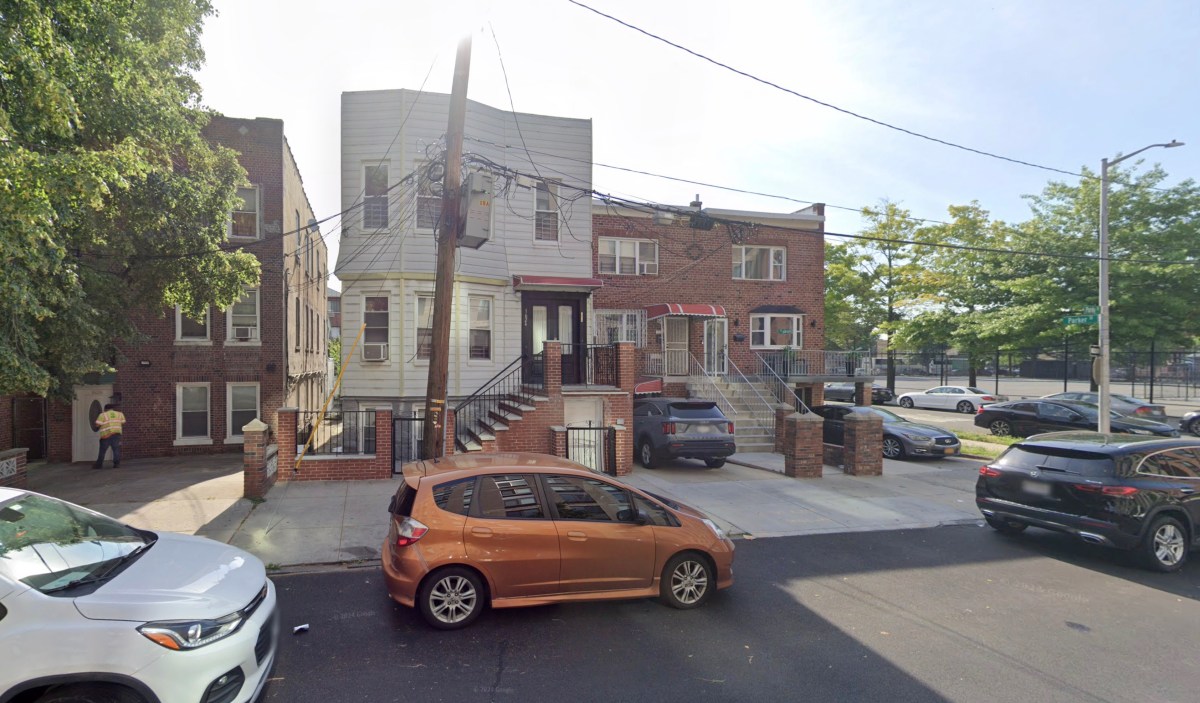 Home where Bronx woman was hit with stray bullet