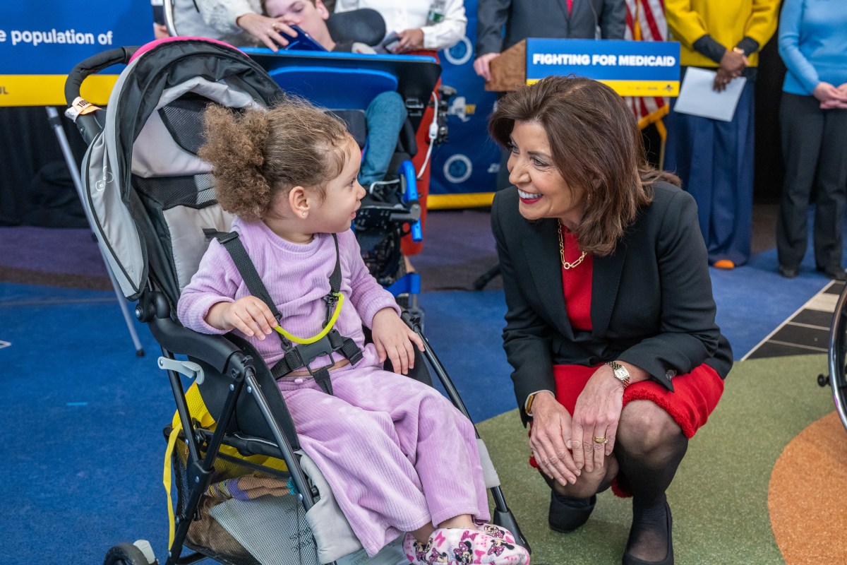 Hochul touts economic agenda, vows to fight Medicaid cuts in Sunday visits to Queens 3