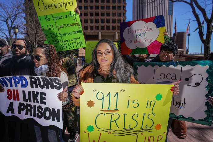 911 operators protest in Manhattan over working conditions