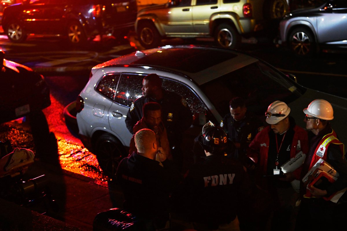 Fast-moving Staten Island house fire leaves firefighters injured 3