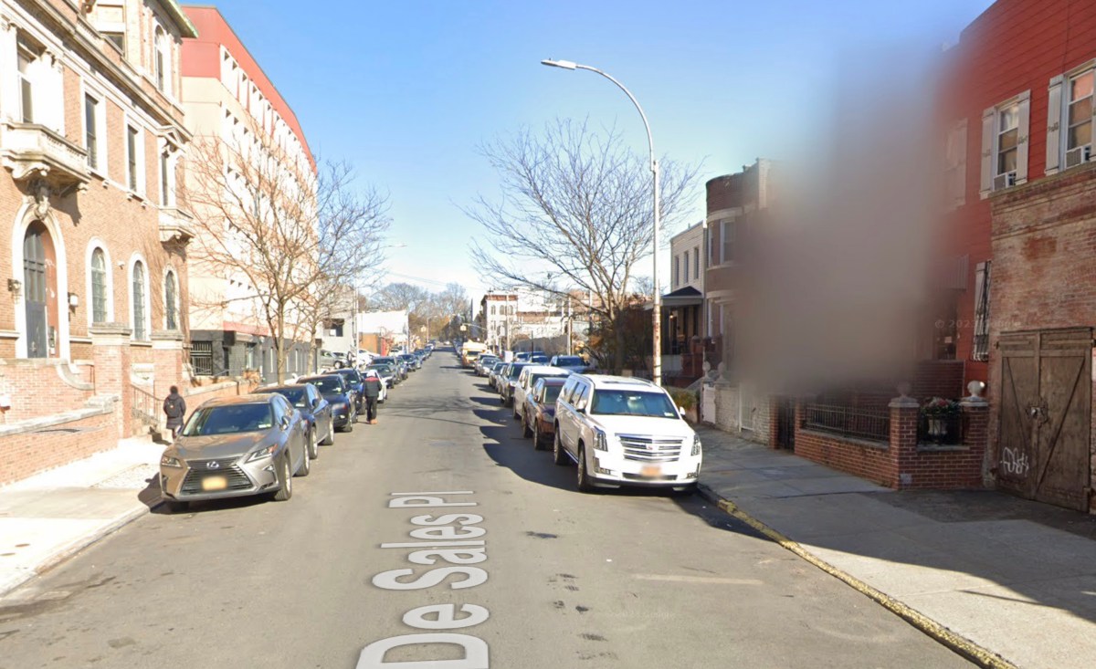 Scene where Brooklyn man was stabbed to death