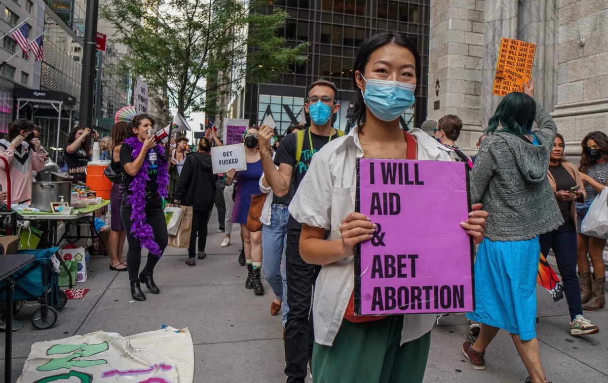 Planned Parenthood's New York chapter requests $2.5M from NYC Council to protect care amid Medicaid cuts 2 Protester in favor of women's reproductive rights