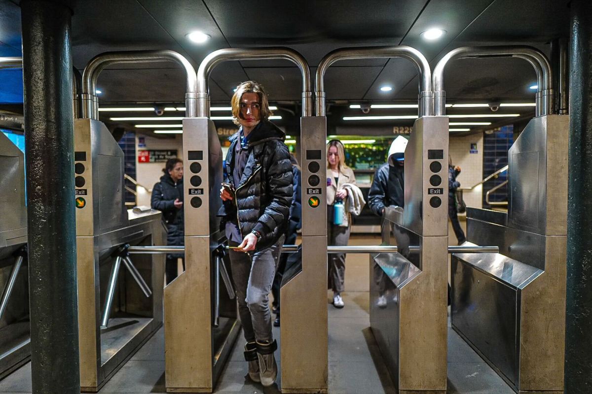 More new taxes? State pols pitch extra charges on New Yorkers to support MTA capital plan 2 Subway rider entering turnstile