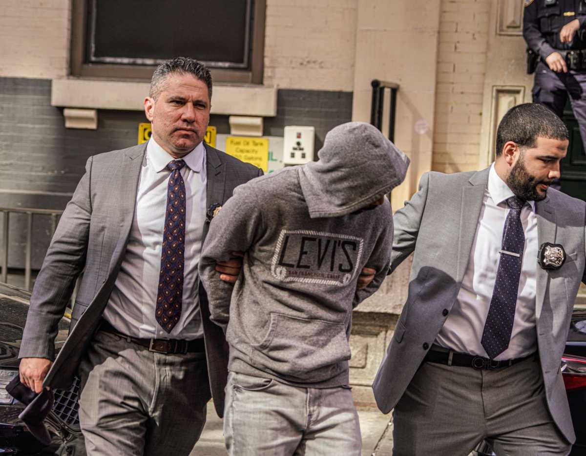 Bronx man surrenders in deadly City Hall subway station stabbing sparked by stepped-on shoes 3