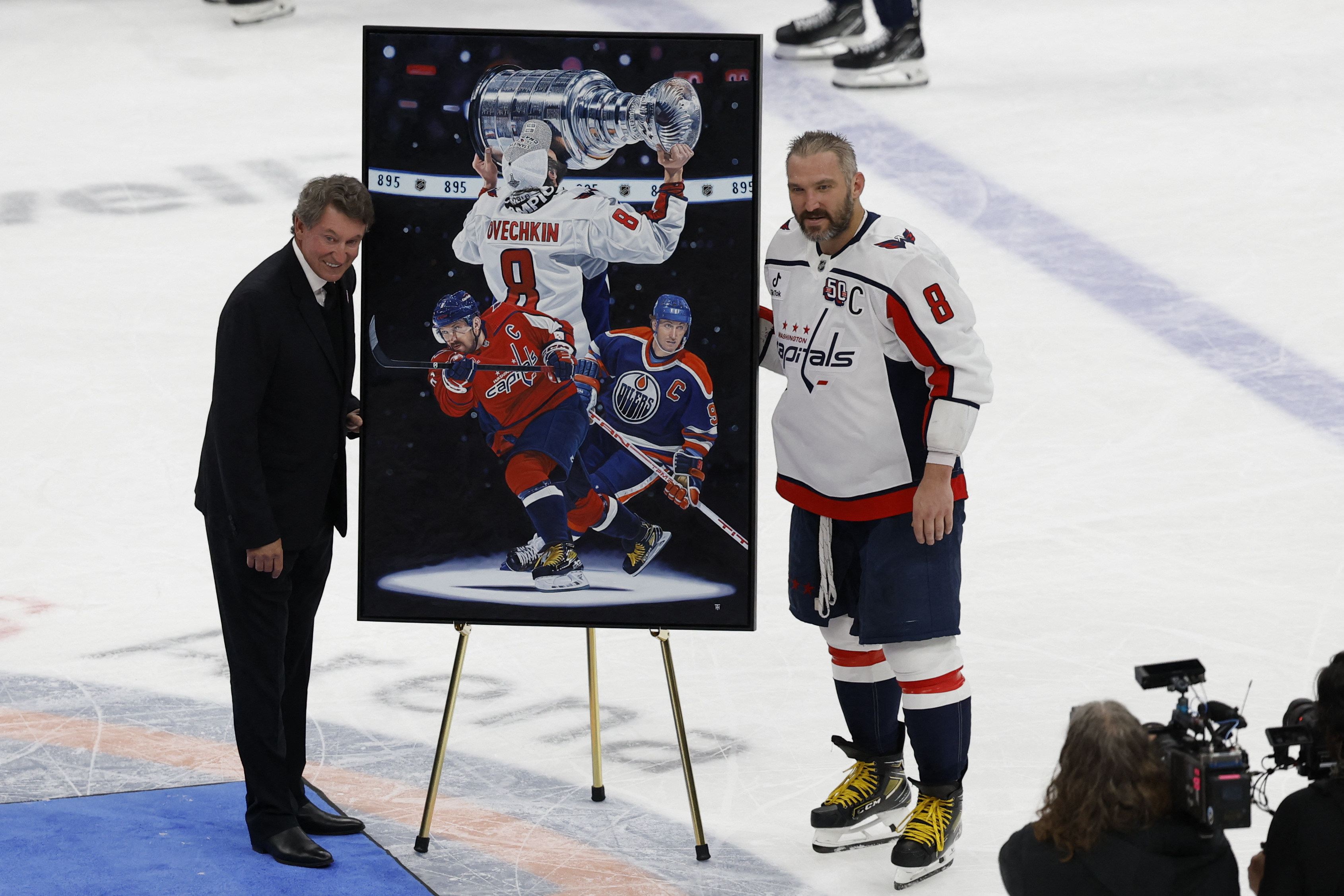 Alex ovechkin Wayne Gretzky 895 UBS Arena