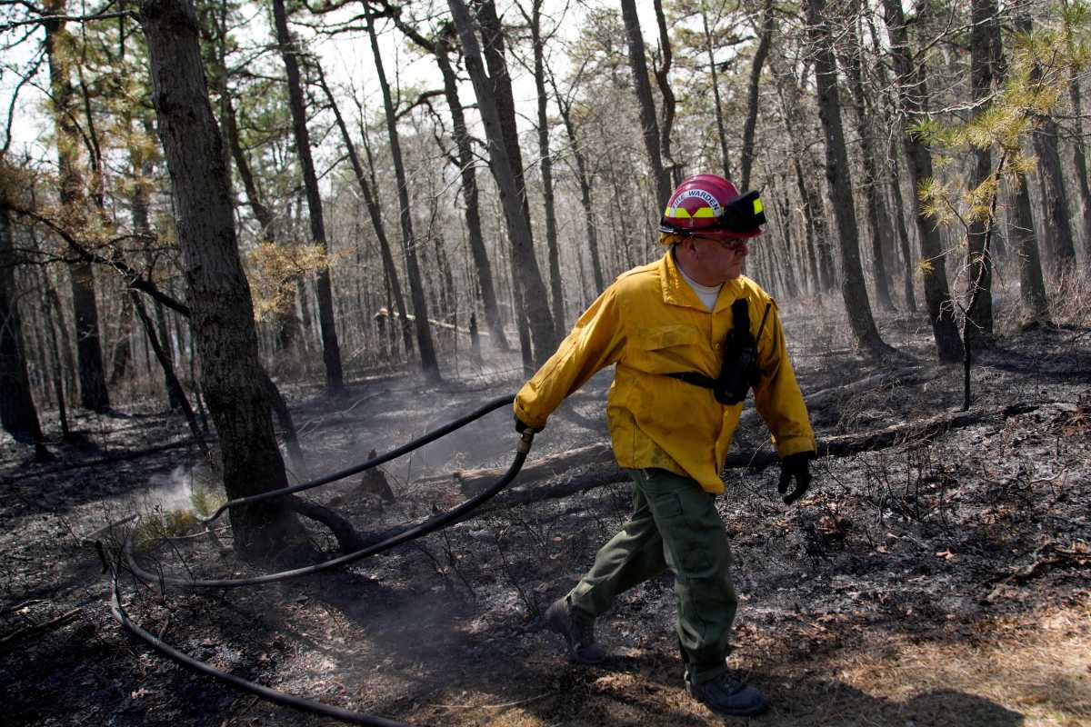 Air quality advisory for NYC as New Jersey wildfire smoke expected to drift into area 2 Firefighter battles New Jersey wildfire amid air quality alert