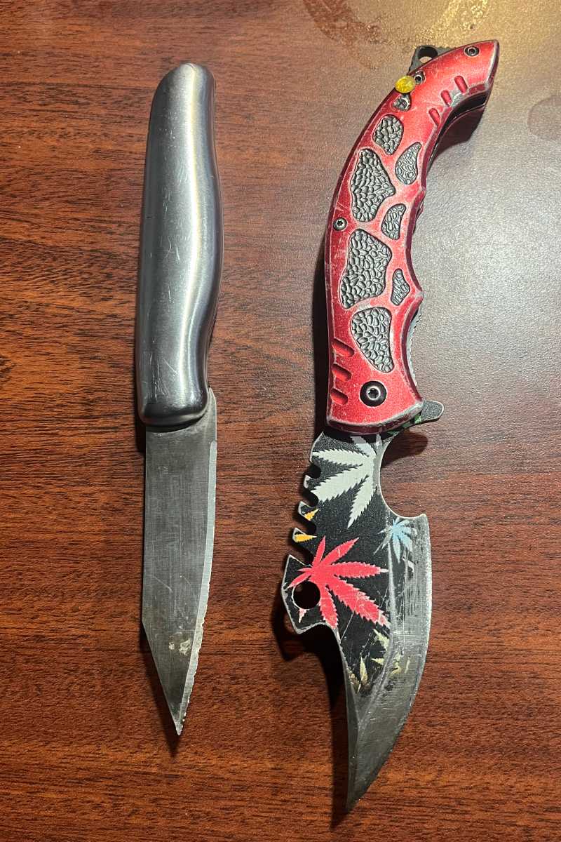 Knife-wielding fare evader busted in Midtown had been arrest 50 times before – and wanted for stabbing: cops 2 Knives belonging to Midtown fare evader wanted for stabbing