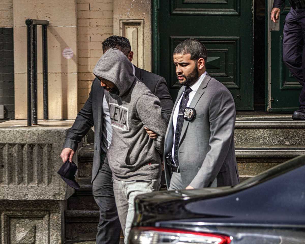 Bronx man surrenders in deadly City Hall subway station stabbing sparked by stepped-on shoes 2