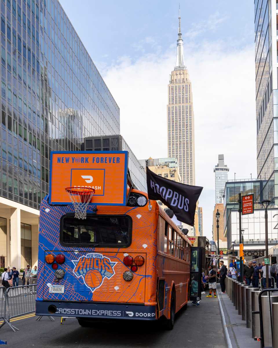 New York loyalty on display at Knicks’ watch party outside MSG 2 a knicks bus